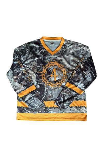 Off The Grid camo hockey jersey in an oversize streetwear fit - front view.